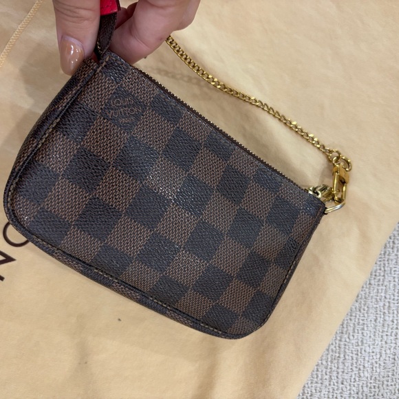 Authentic Louis Vuitton limited edition. Pochette damier ebene travel mini - Picture 13 of 15